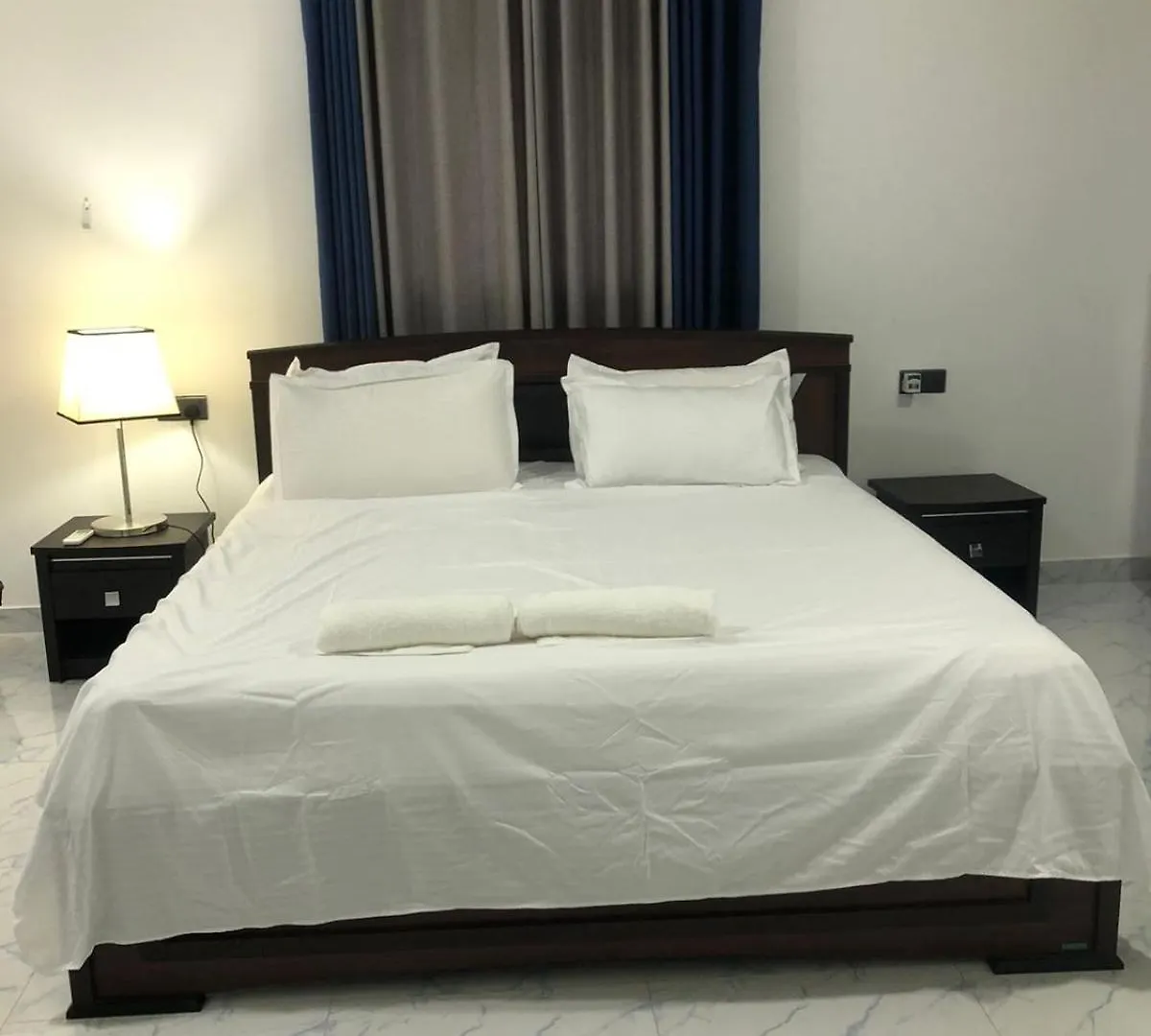 Neth Villa! Negombo Villa